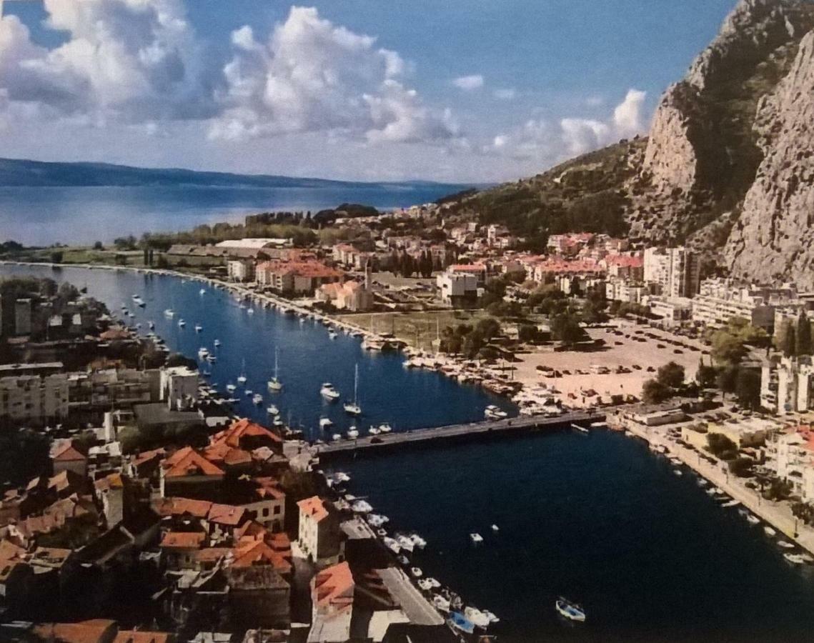 Apartman Renata Omiš Zewnętrze zdjęcie