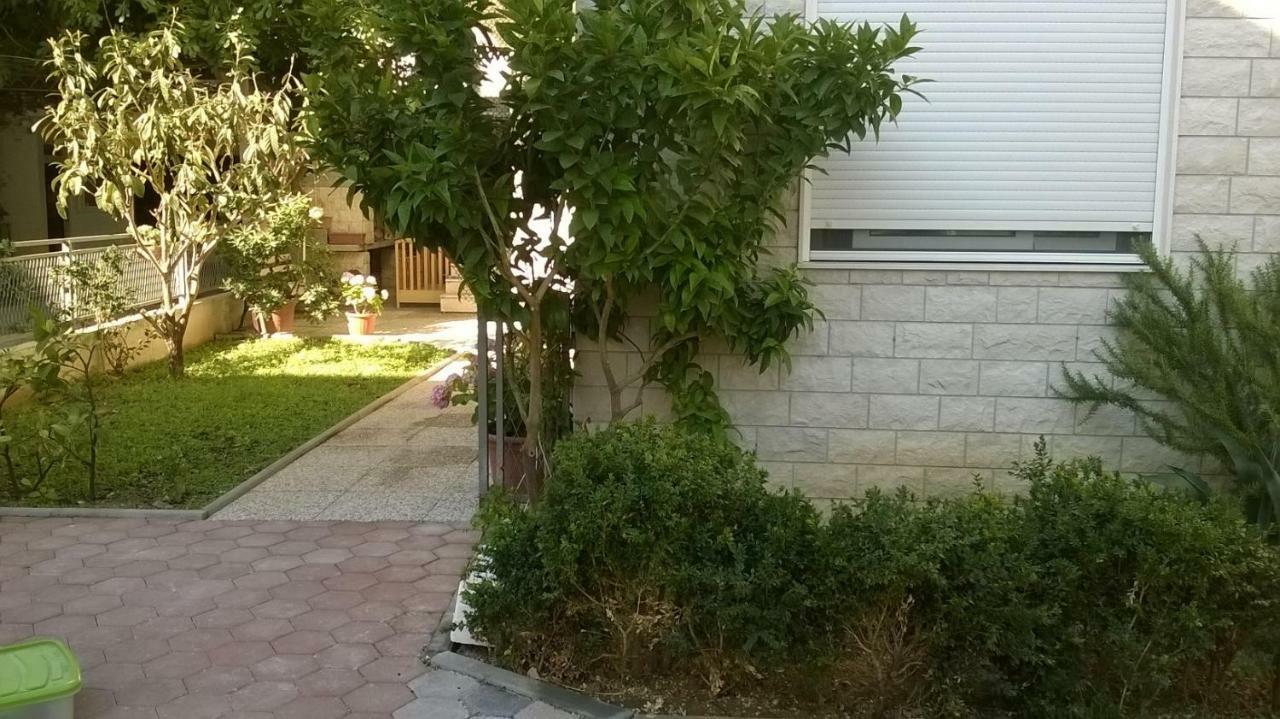 Apartman Renata Omiš Zewnętrze zdjęcie