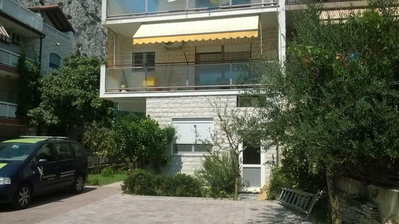Apartman Renata Omiš Zewnętrze zdjęcie