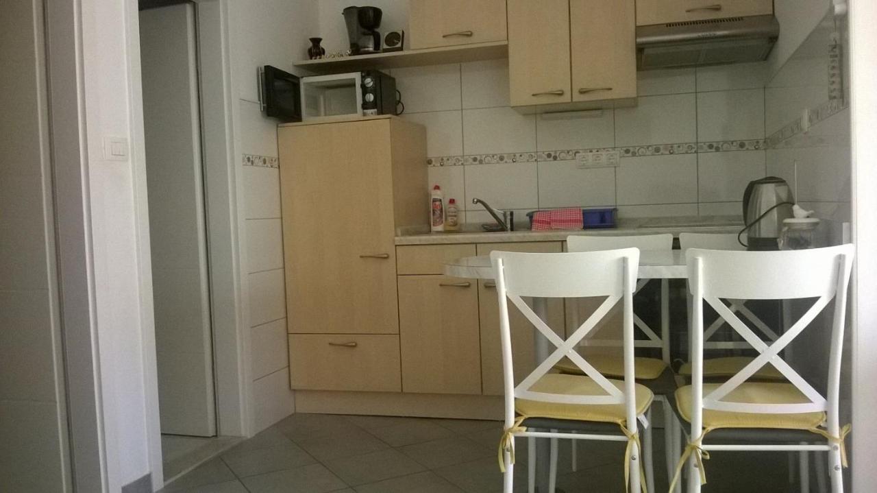 Apartman Renata Omiš Zewnętrze zdjęcie