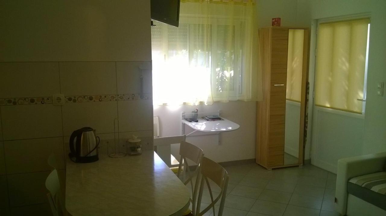 Apartman Renata Omiš Zewnętrze zdjęcie