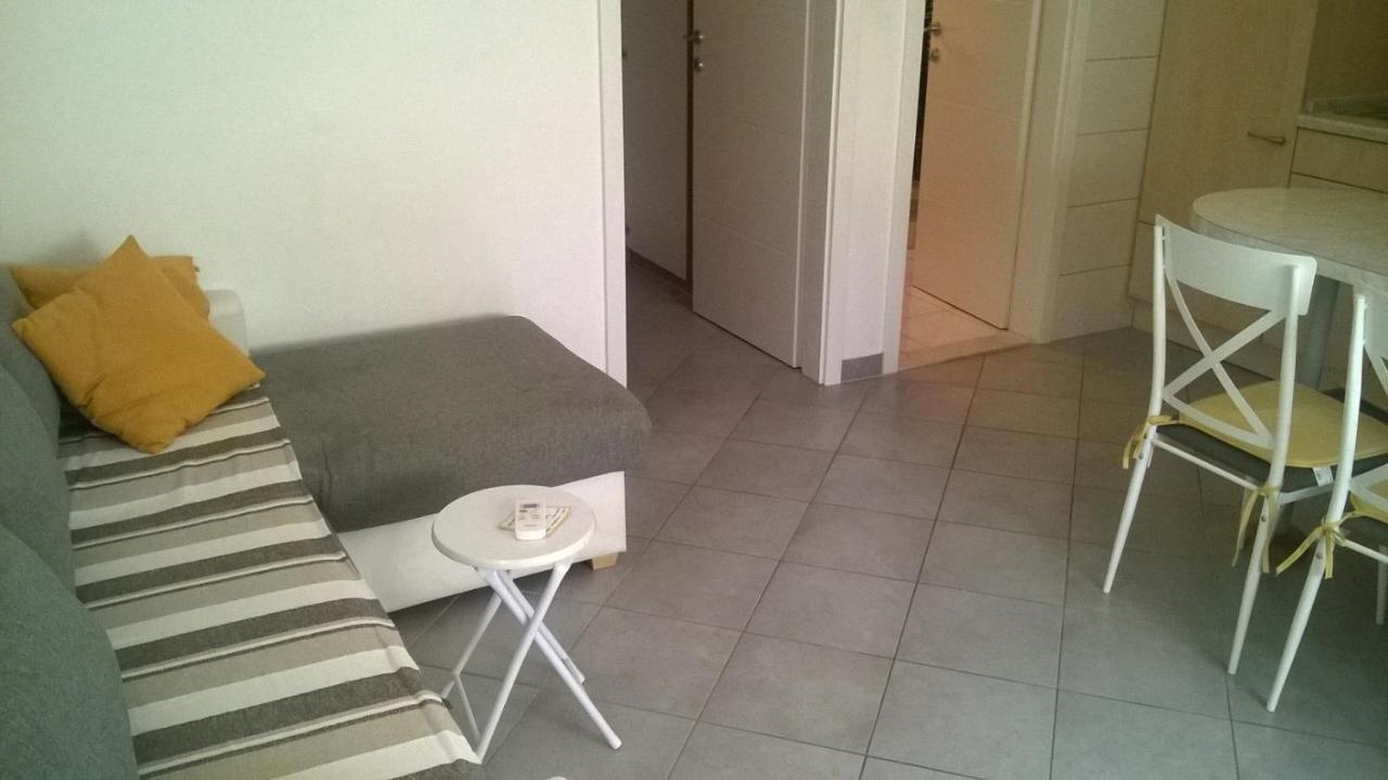 Apartman Renata Omiš Zewnętrze zdjęcie
