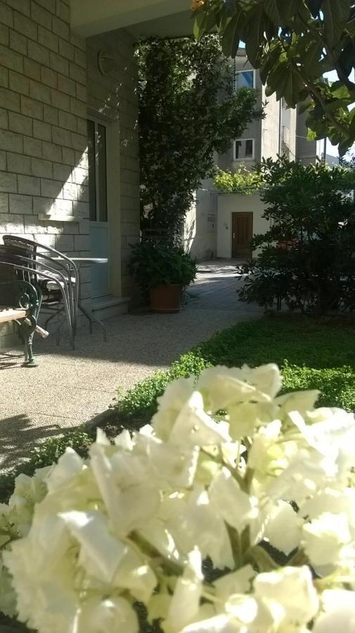 Apartman Renata Omiš Zewnętrze zdjęcie